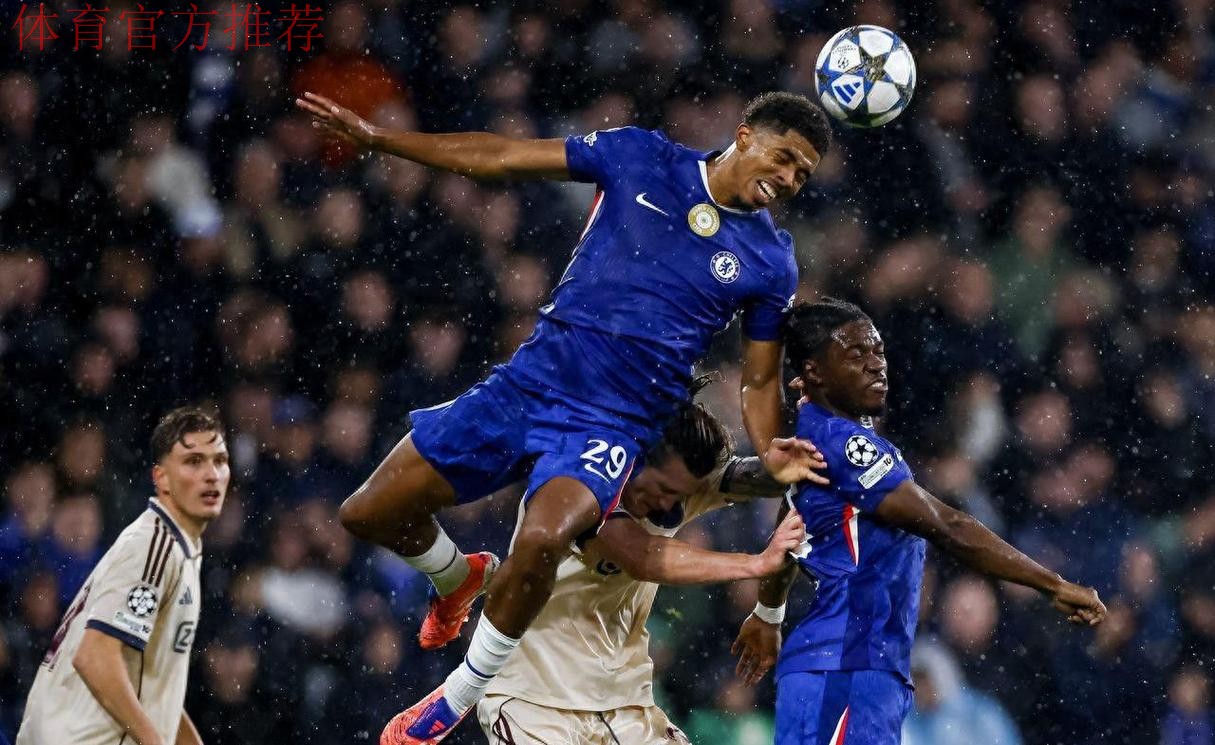 欧冠0分垫底!125年老店再遇惨案:41岁少帅创下奇特纪录 欧冠0分垫底!125年老店再遇惨案:41岁少帅创下奇特纪录