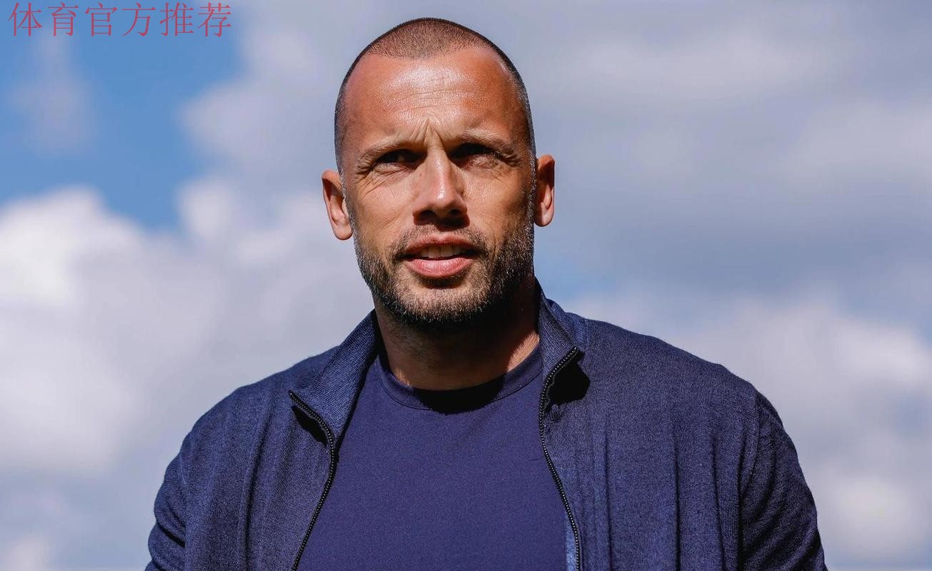 欧冠0分垫底!125年老店再遇惨案:41岁少帅创下奇特纪录 欧冠0分垫底!125年老店再遇惨案:41岁少帅创下奇特纪录